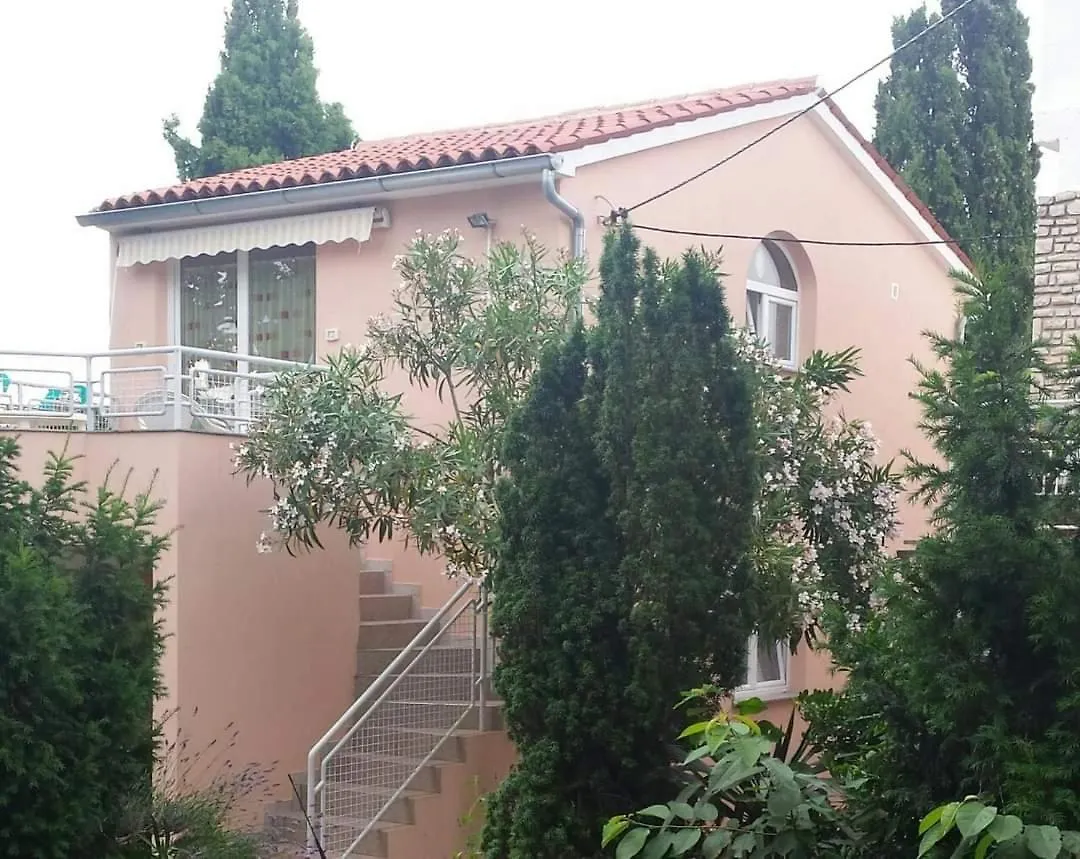 Apartments Defranceski Kavran